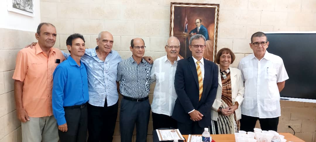 BrunoRguezP's tweet photo. Felicitamos a Elio Perera Pena, quien será el primer Doctor en Ciencias de las Relaciones Internacionales de la Universidad de Relaciones Internacionales Raúl Roa García.

Extendemos nuestras felicitaciones a los profesores de @ISRICuba y @CIPICuba que han materializado este importante proceso científico y académico.