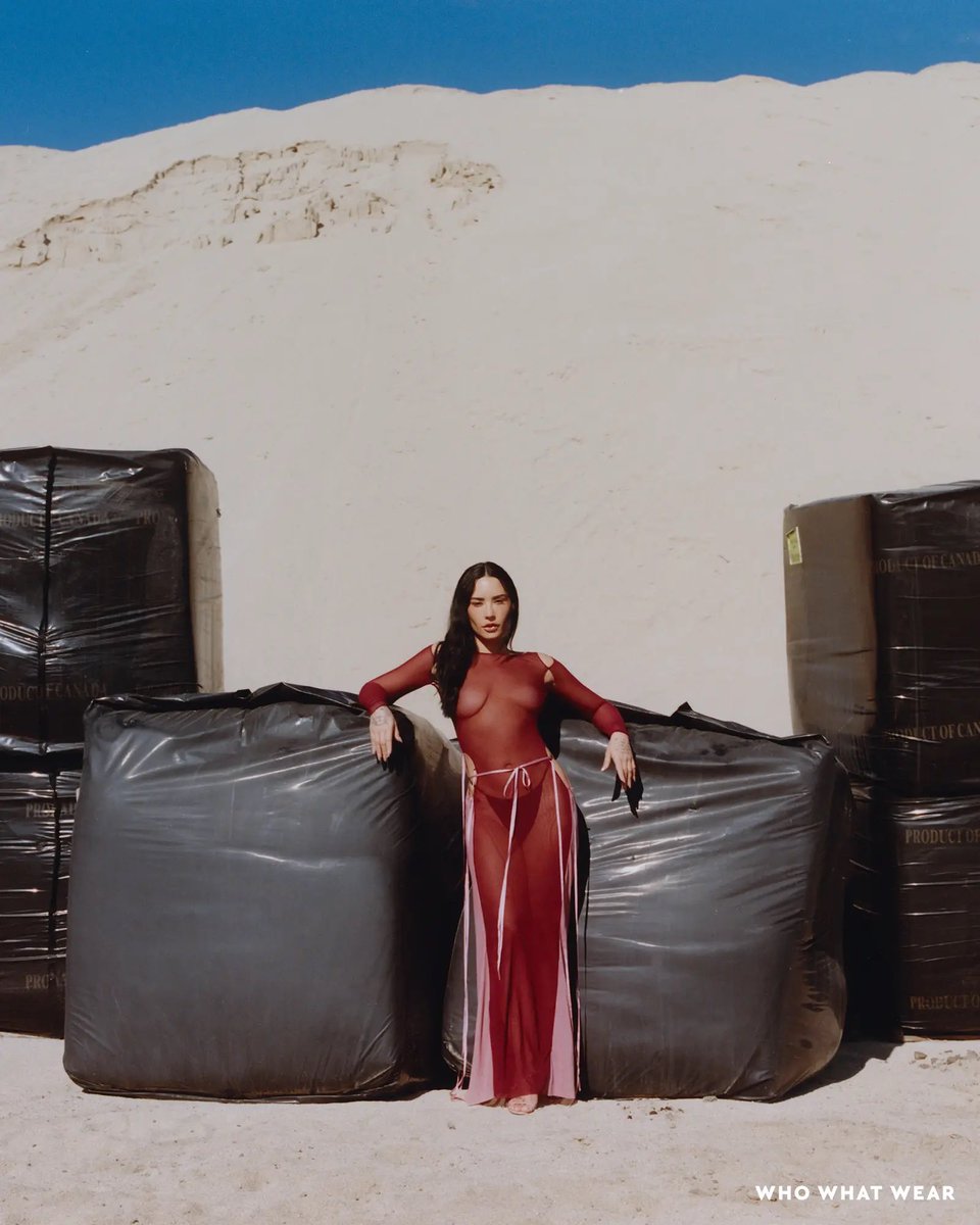 DemiCravings's tweet photo. Demi Lovato stuns for WHO WHAT WEAR. https://t.co/LWgOTUF6v1