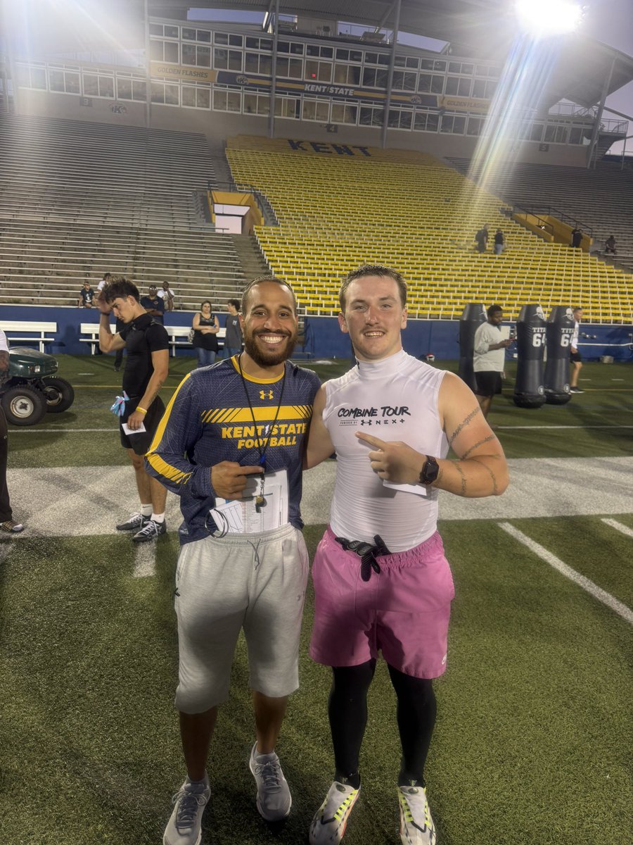 maddux_mcfarlin's tweet photo. thank you @KentStFootball and @CoachIsaacVance for the opportunity to camp last night. had an incredible experience and even got to rep with my QB @xavgam13. @coachmacarney @CoachCPatt @Kenton_Football @MikeMcfarlin @Mark__Porter @BamGammon https://t.co/9eannaPKWo