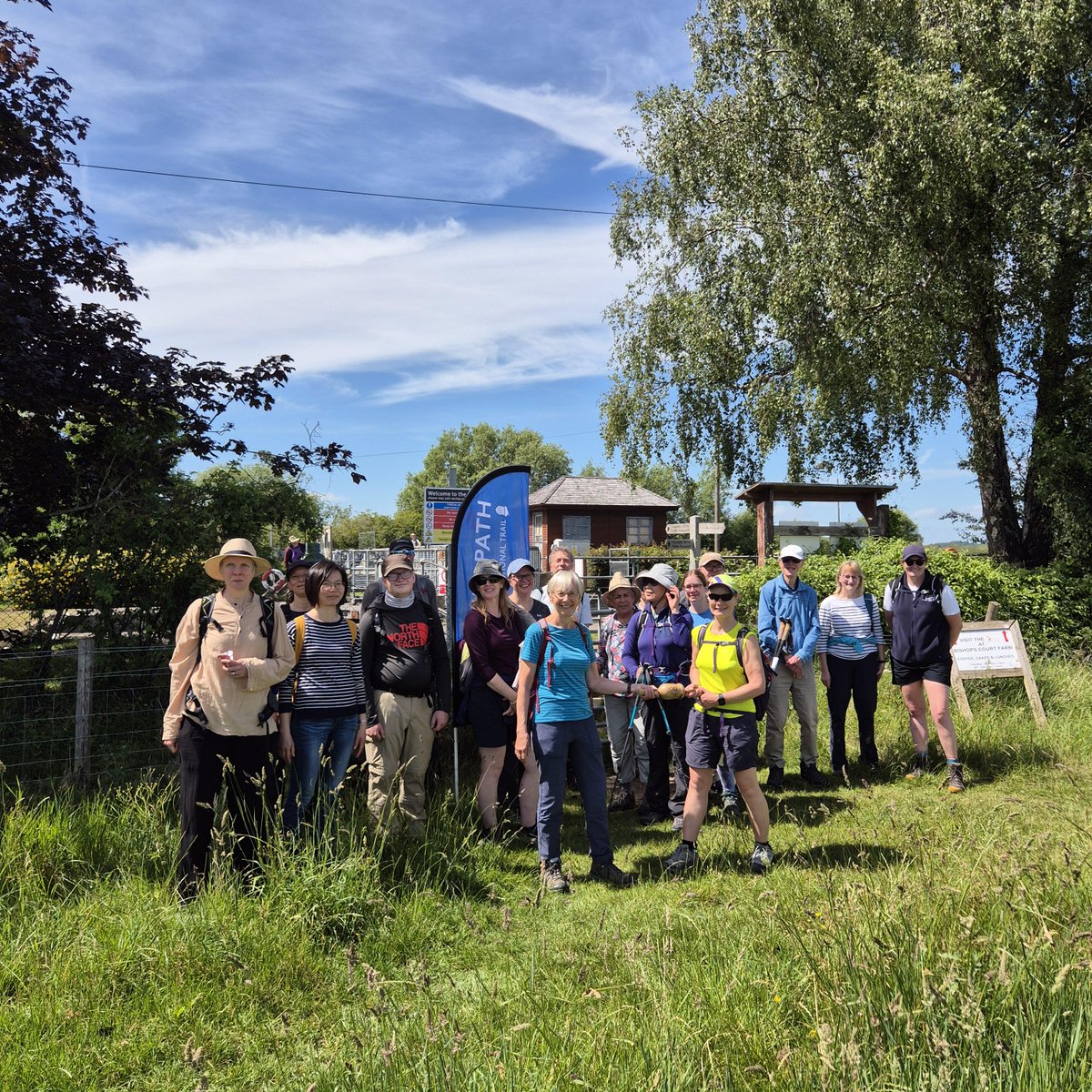 ThamesPathNT's tweet photo. Thank you to the Lockies at Culham and Clifton (great ice-creams and beautiful garden, Curtis). Baton handover to Ruth from Thame &amp; Wheatley Ramblers in Day's Lock meadow, where we start at 10am on Sunday #thamespath30 @OxTweets https://t.co/EetckVGKcK