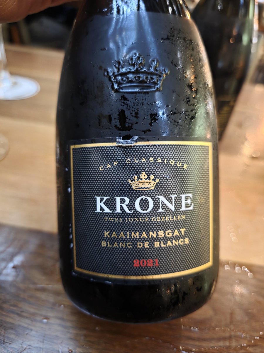 capewinereview's tweet photo. Krone’s 2021 Kaaimansgat Blanc de Blancs (MC95) alters the Cap Classique narrative. Sourced from 50-year-old vines at 700m altitude on volcanic soils. Think bruised apples, wild sage, and an intense pithy phenolic density. A masterclass in high-altitude viticulture.
#CapClassique https://t.co/cdT0Z5rXKU