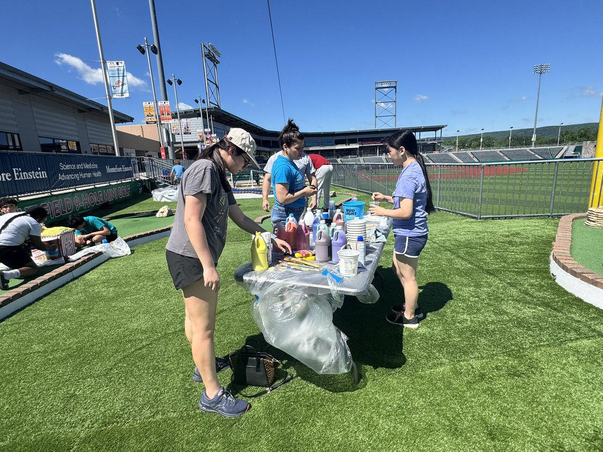 CCSDFPA's tweet photo. Clarkstown South National Art Honor Society members donated their time today to help re-paint elements of the Boulders stadium mini-golf course. Thanks for supporting our community!  @nyboulders @ccsdschools https://t.co/yHPOOOe7W8