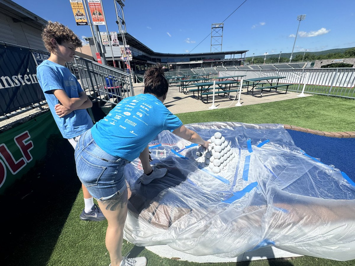 CCSDFPA's tweet photo. Clarkstown South National Art Honor Society members donated their time today to help re-paint elements of the Boulders stadium mini-golf course. Thanks for supporting our community!  @nyboulders @ccsdschools https://t.co/yHPOOOe7W8