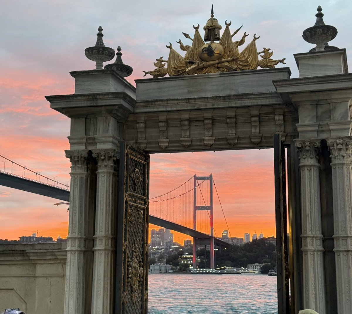 kediyetun's tweet photo. İstanbul İstanbullamaya devam ediyorr 🧡 https://t.co/xK2bT7b99i