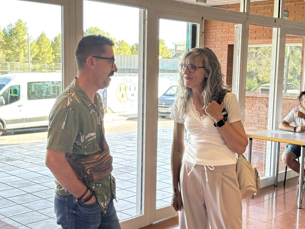 esquerratgn's tweet photo. Gaudim d'una tarda fantàstica al Centre Cívic de Sant Salvador amb la mostra de dansa inclusiva d’En Moviment, de l'associació Si jo puc, tu també #epilep.
💜 Gràcies per emocionar-nos i fer-nos reflexionar sobre la inclusió a través de la música i el moviment. https://t.co/58m7ObE02A