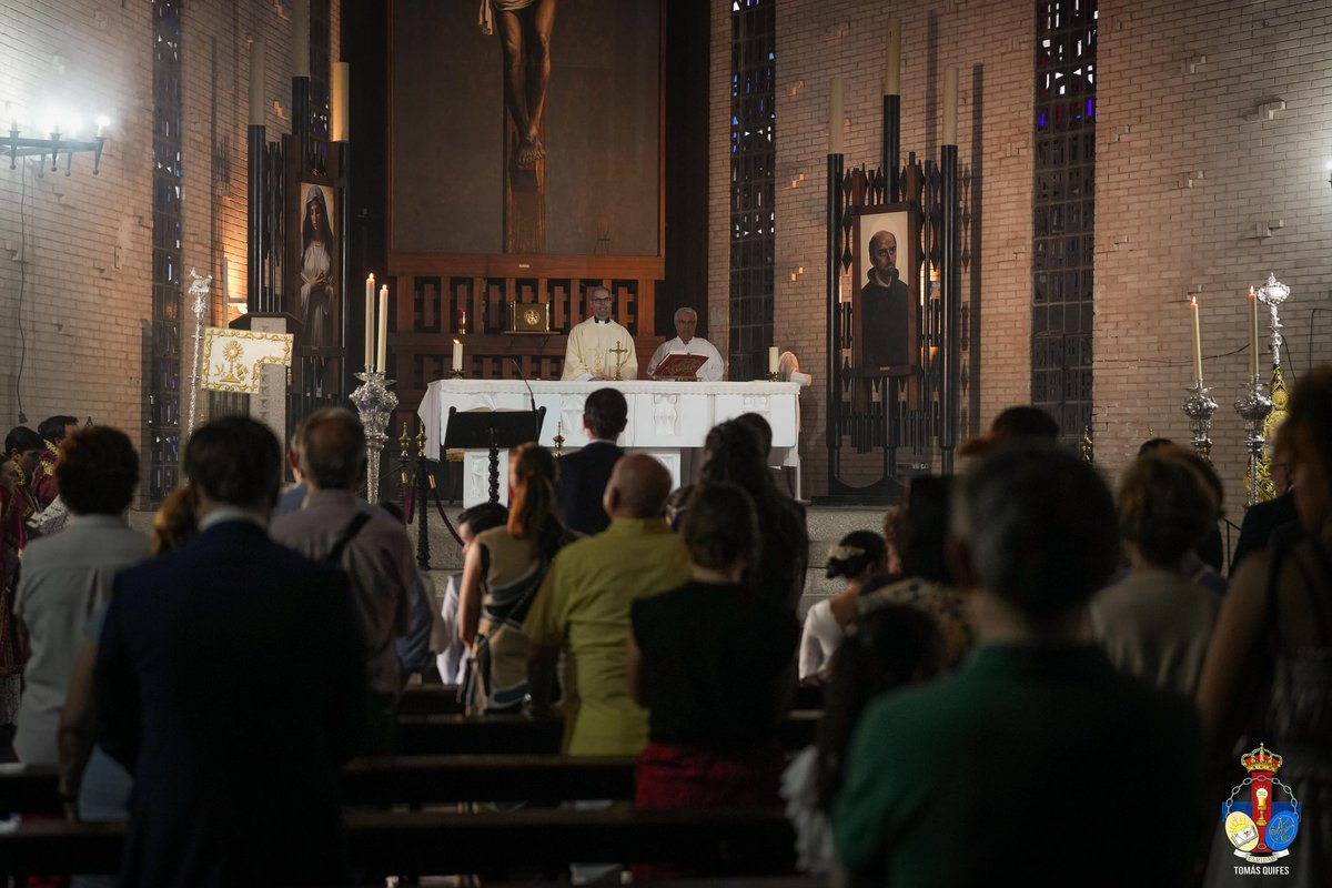 hdad_sanpablo's tweet photo. 📌 Imágenes que nos está dejando la Solemne Eucaristía, preludio de la procesión del Corpus Parroquial que comenzará en breve desde San Ignacio de Loyola. 

#SomosSanPablo https://t.co/jankcAt7vd