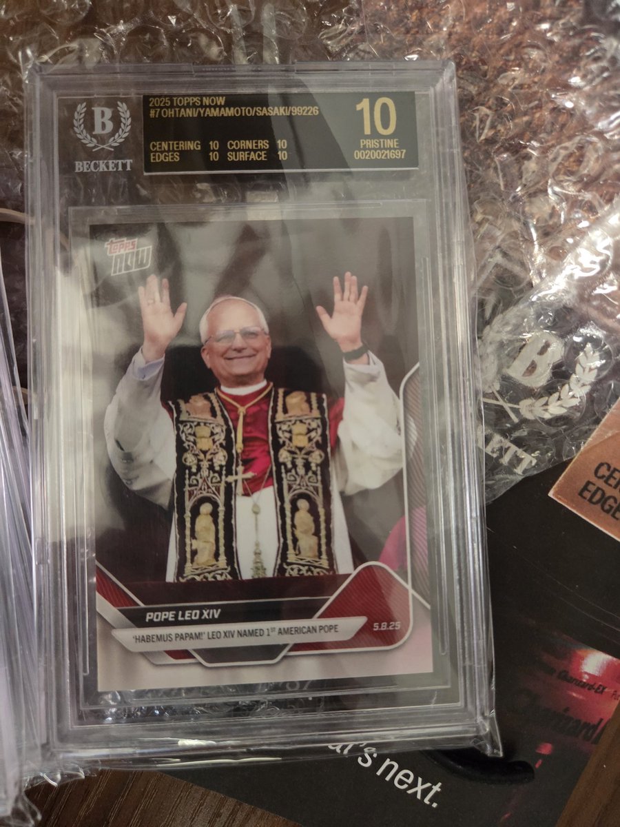 oriol4612's tweet photo. @beckettcollect REALLY! Waited 5 months for labels to be wrong! WTF! 🤬 https://t.co/M32ruvW2In