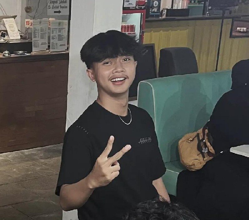 echoediction's tweet photo. baru lewat foto ini SHNFHJBGKJUKGD https://t.co/vAPnMXyvPx