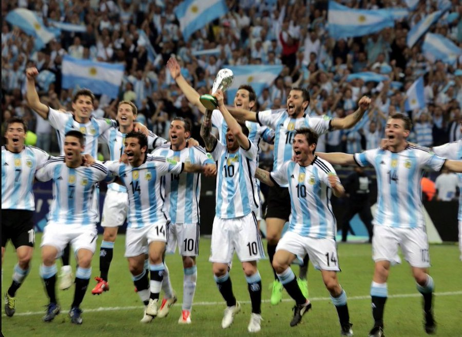 rdegesi43's tweet photo. #SABADOENTN   
HOLA GUSTAVO , SOFIA Y TODO EL EQUIPO, 
CON TODO EL ENTUSIASMO DE SIEMPRE-VAMOS ARGENTINA- 
SILVI AND ROBERT https://t.co/RCraSGUE6I