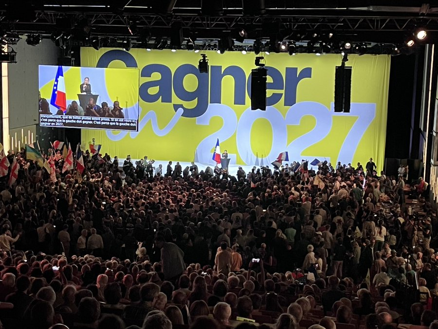 isabelle_denuit's tweet photo. @HadrienClouet La mesquinerie de #lameute, vous faites (presque) pitié !
Curieux ce piteux concours de qui a la plus grosse… foule, un petit complexe Hadrien ? Votre maman ne vous a pas dit que ce n'est pas la taille qui comptait ?
#LFI #minables #FaitesLoin https://t.co/K1yxjkshRK
