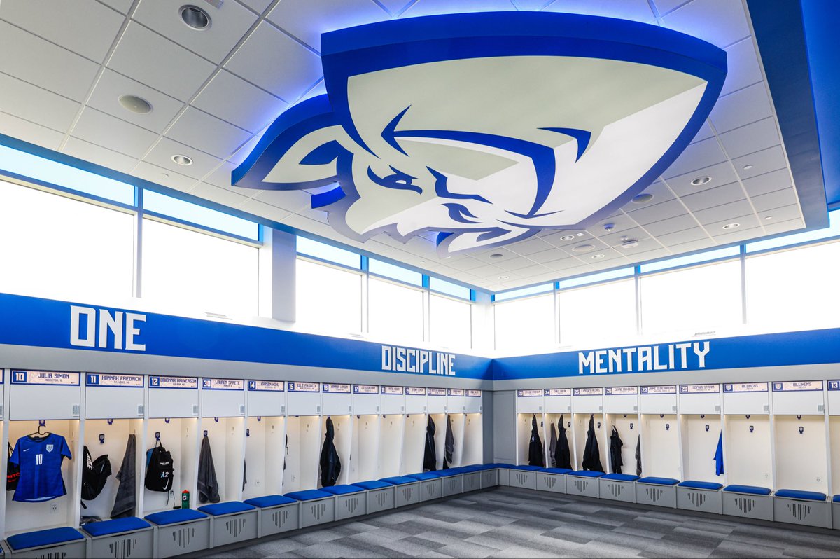 SLUWSoccer's tweet photo. There’s no place like 𝑯𝒐𝒎𝒆. 💙🤍

#HTR #rollbills https://t.co/OkObTCawYK