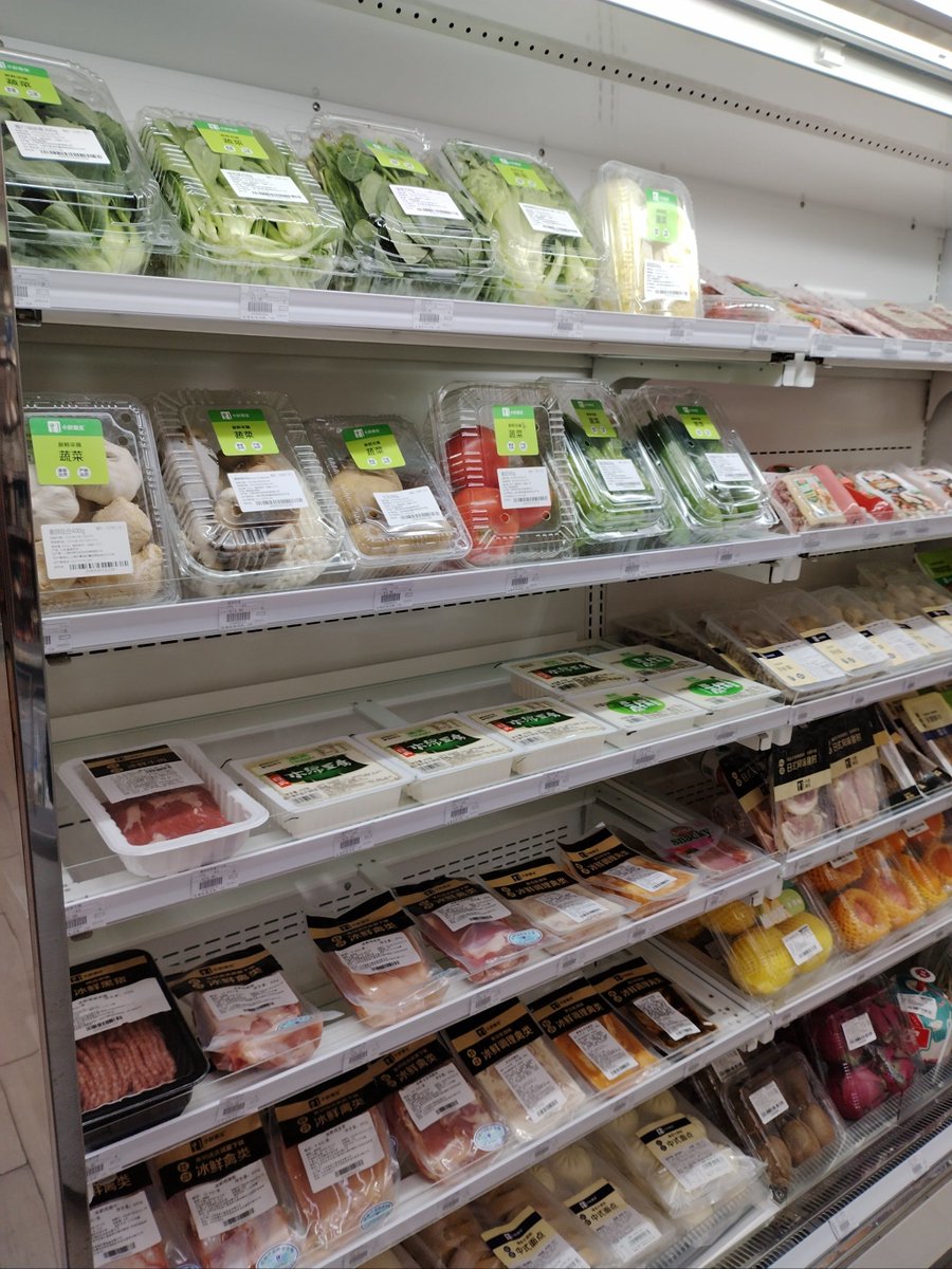 CARLOSalleluia1's tweet photo. Stocking up for your busy week! Fresh sandwiches, iced coffee u0026 midnight snacks now ready at the corner store  Grab yours before they sell out! https://t.co/EaahI47uCy