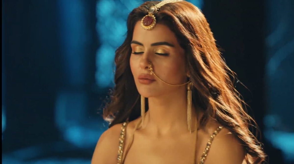 TeamPriyankaFC_'s tweet photo. carrying every emotion in 1 single epi 💘🥹

#PriyankaChaharChoudhary #Naagin7 https://t.co/96aKo6c47G