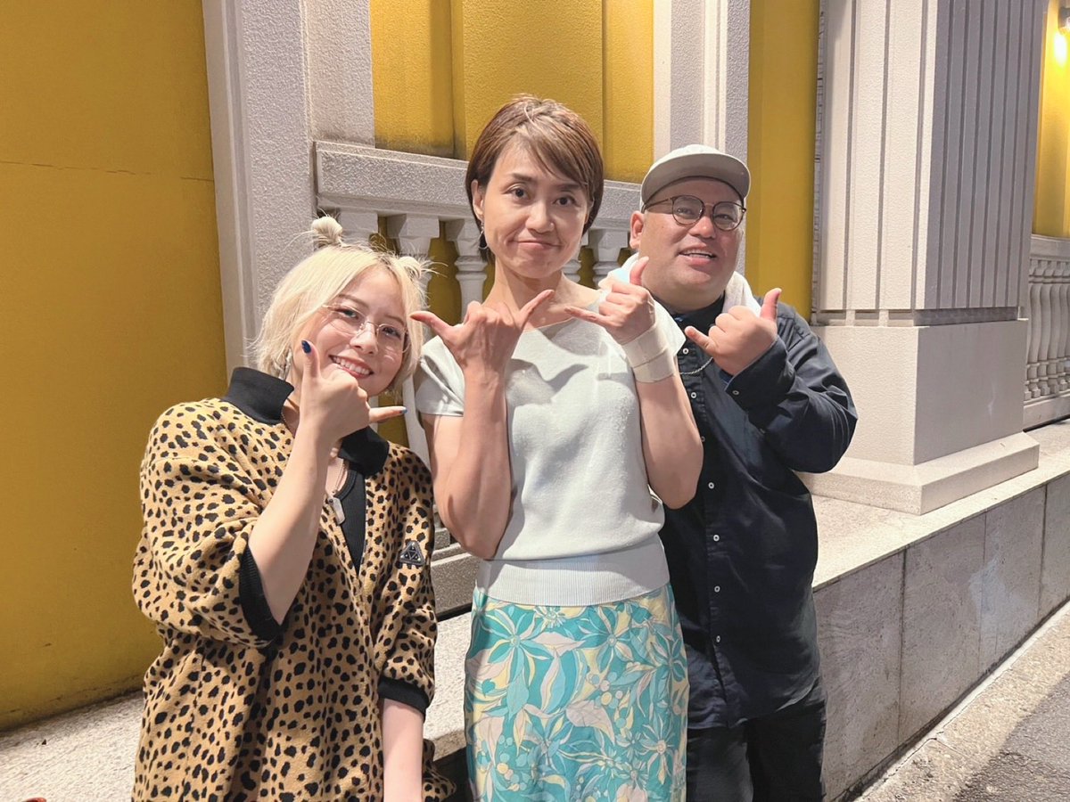 nomina037's tweet photo. 『SHINSEKAI 10th ANNIVERSARY Live』におじさんと小娘が出演しましたぁ🎶

めっちゃ盛り上がりました🤩✨
あっと言う間の40分で、楽しかったぁ✨✨

manaちゃん、みっちーさん、今日もお疲れ様でした💕
ありがとう💛🩵

#おじさんと小娘
#おじこむ https://t.co/kKxZIJLPY8