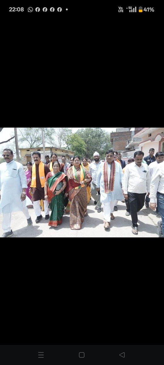 MeeraPatki's tweet photo. माननीय प्रधानमंत्री श्री मोदीजी के सुशासन के 12 वर्ष पूर्ण होने के अवसर पर प्रबुद्ध जन संवाद कार्यक्रम के अंतर्गत माननीय सांसद श्रीमती कमलेश जांगड़े जी का ग्राम लछनपुर प्रवास हुआ जहां उन्हों��े वृक्षारोपण भी किया   @blsantosh @narendramodi
@BJP4India @BJP4Chhattisagarh https://t.co/C2bOdpmWvX