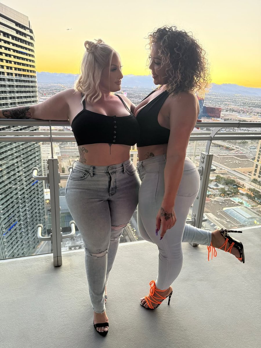 IconicCurves2's tweet photo. https://t.co/mPnEnXc102