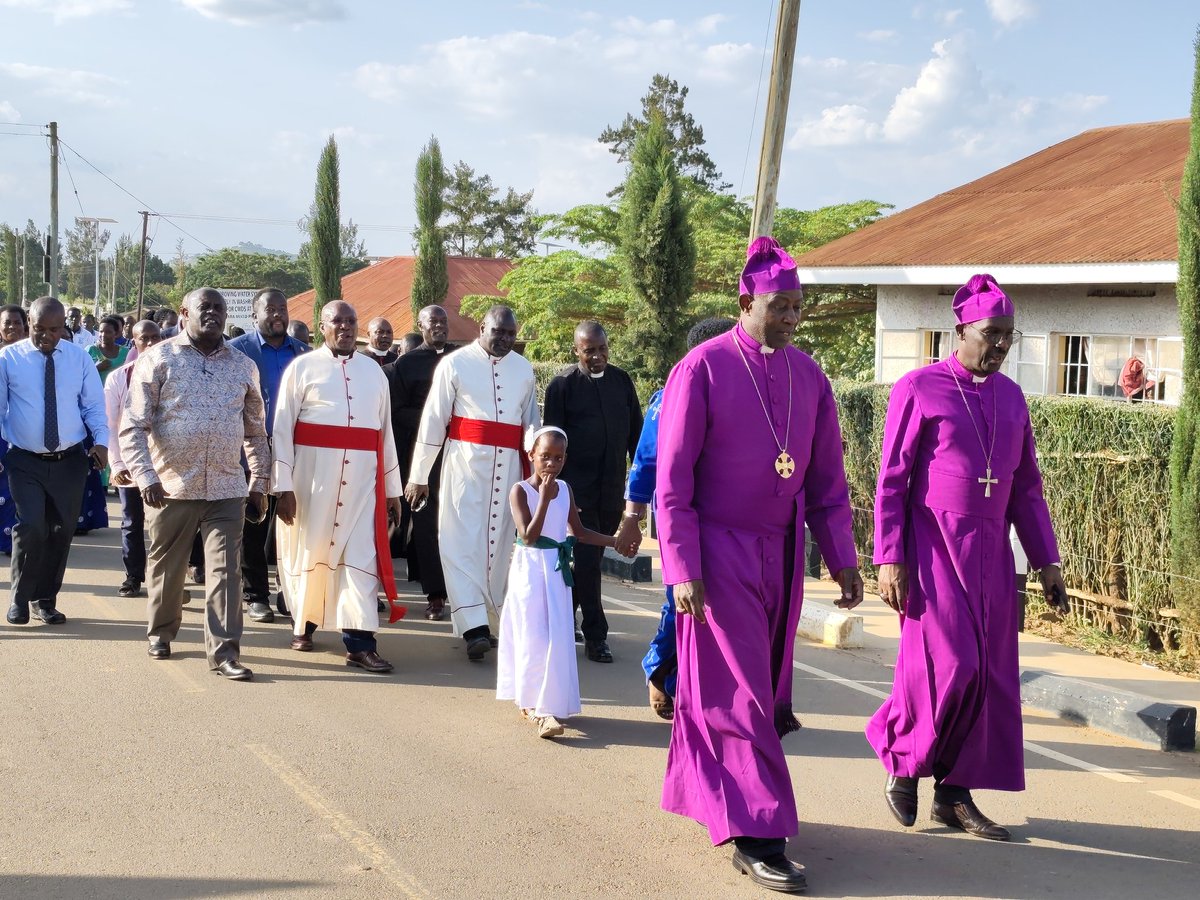 AnkoleDiocese's tweet photo. The Archbishop of @ChurchofUganda_ The Most Rev Dr Stephen Samuel Kaziimba Mugalu arrived @AnkoleDiocese for his farewell visit this evening. He was welcomed by the Bishop of @AnkoleDiocese Clergy, Heads of institutions &amp; other Christians. There will be a great service tomorrow. https://t.co/wUe0AUeJuc