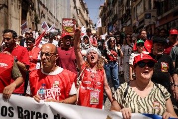 baskinfo's tweet photo. GENERALSTREIK IN PORTUGAL
INTER-NACHRICHTEN (16)
https://t.co/YxnA2CRSPA https://t.co/au86LMLxcJ