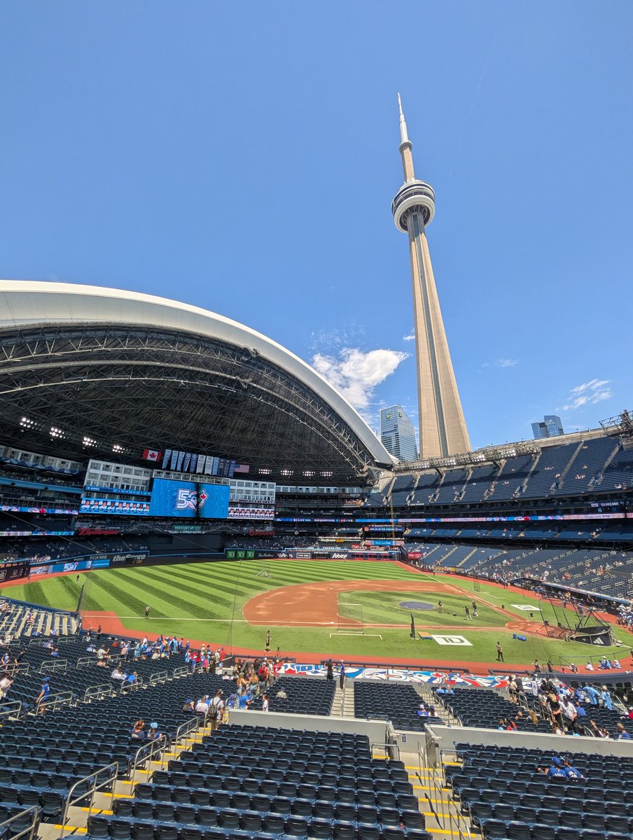 xpukex's tweet photo. Here we go ! I drove 3 hours to see my boys ...let's get this W !!! https://t.co/umDL0F1Zgi