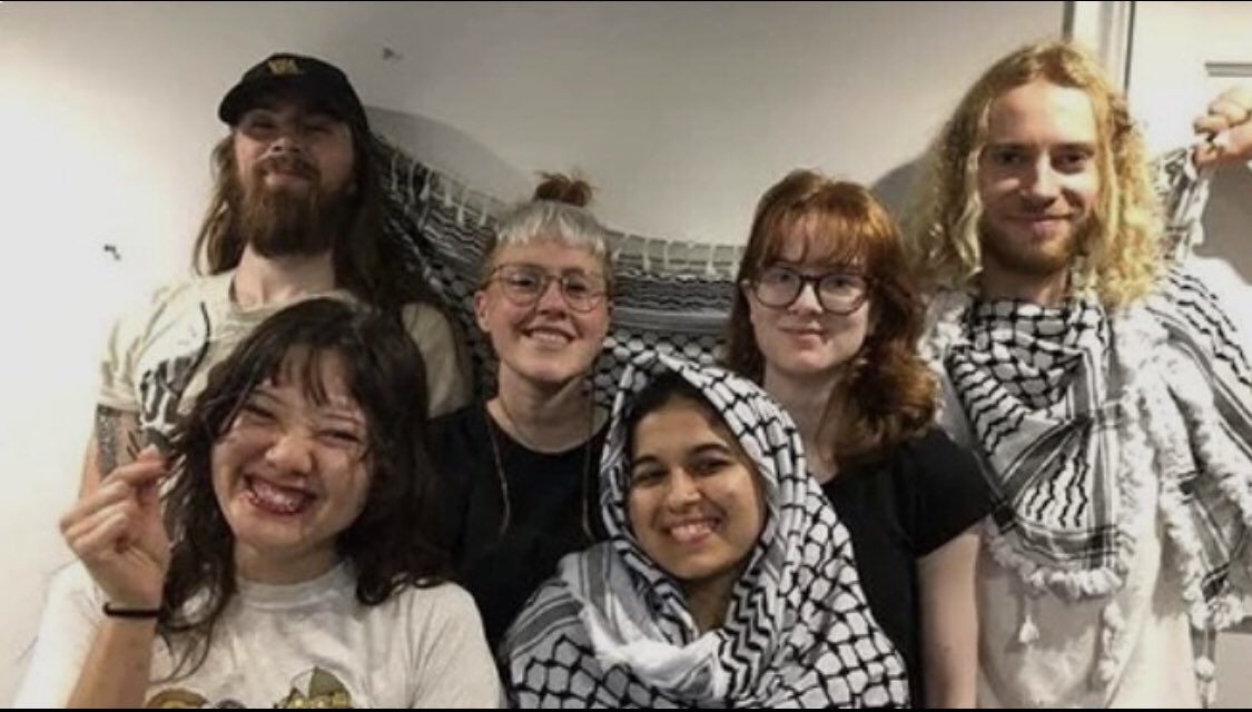 Golani51Kap's tweet photo. Très bonne nouvelle😋
Ces affreux consanguins voilées en keffiehs et djellabas avaient envahi et vandalisé l'usine Elbit au Royaume-Uni .
Ils ont été jugés, et reconnus COUPABLES d’actes terroristes
⚖️Le verdict est tombé ;

5 ans a 6 ans de PRISON FERME pour chacun des condamnés https://t.co/Hd1erllmw5