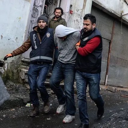 siyahsancakx's tweet photo. 🔴 İçişleri Bakan Yardımcısı Bülent Turan:

“Sokağımızda devletin gücü dışında hiçbir güç istemiyoruz.”

“Türkiye, çetelerle gündem olacak bir ülke değildir; bunun gereğini yapmakta son derece kararlıyız.” https://t.co/sfLvaJt4k8