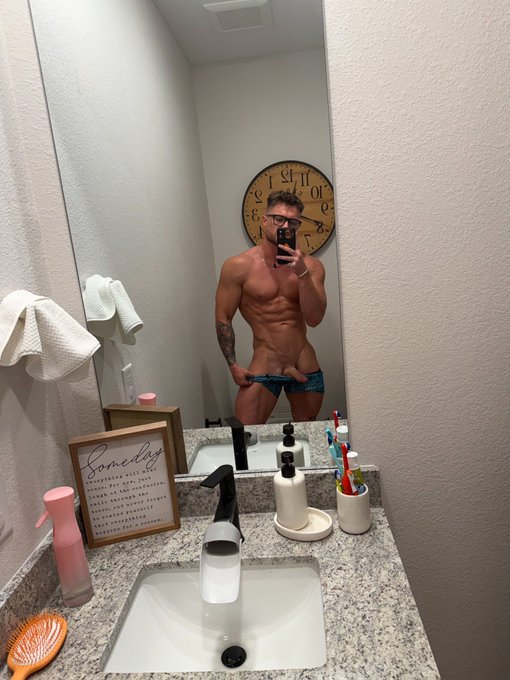 CurvedkingX - 🤓 https://t.co/czwnVJEjY8