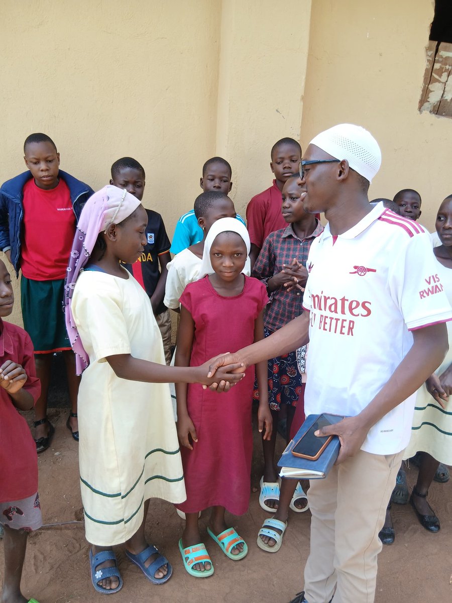 BugweriStudents's tweet photo. Earlier Today,H.E @KakaireSalimB President BDSLF engaged learner leaders at his former school,Yunus Nkuutu Junior School,on leadership,discipline,responsibility, and academic excellence.The engagement reaffirmed our commitment to nurturing a new generation of impactful,visionary https://t.co/pGFVxQx1AV