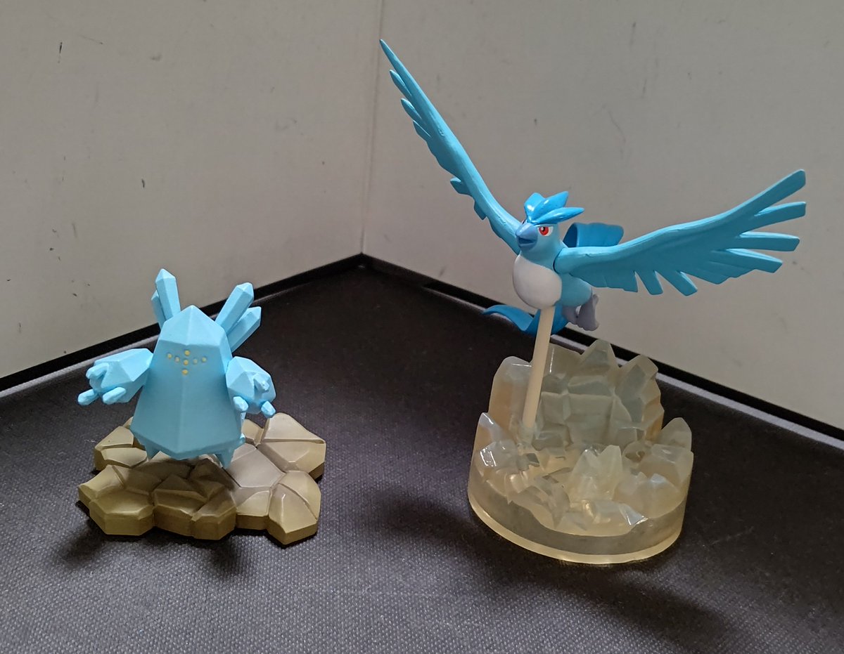 立体ポケモン図鑑のレジアイスとフリーザーを手に入れました…！！ฅ(> ﾛ 