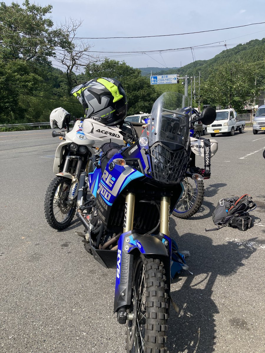 chibatetsu34's tweet photo. 今日は、ご存じ某レジェンドライダーと某メジャールートをツーリングです。 https://t.co/at7wXwOPM2