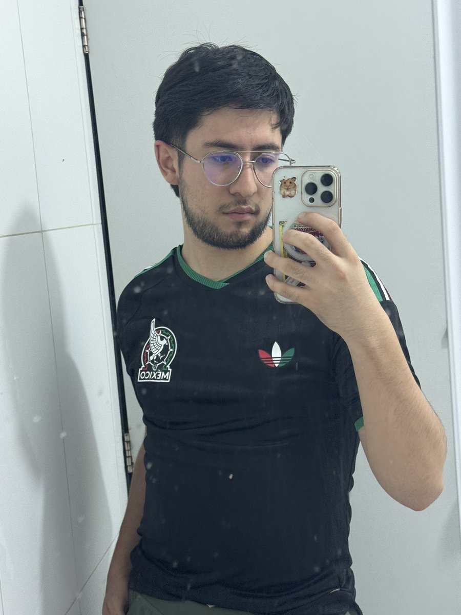 DiegoTaps1's tweet photo. Me gusta usar playeras deportivas y que https://t.co/BV9xXdNjxY