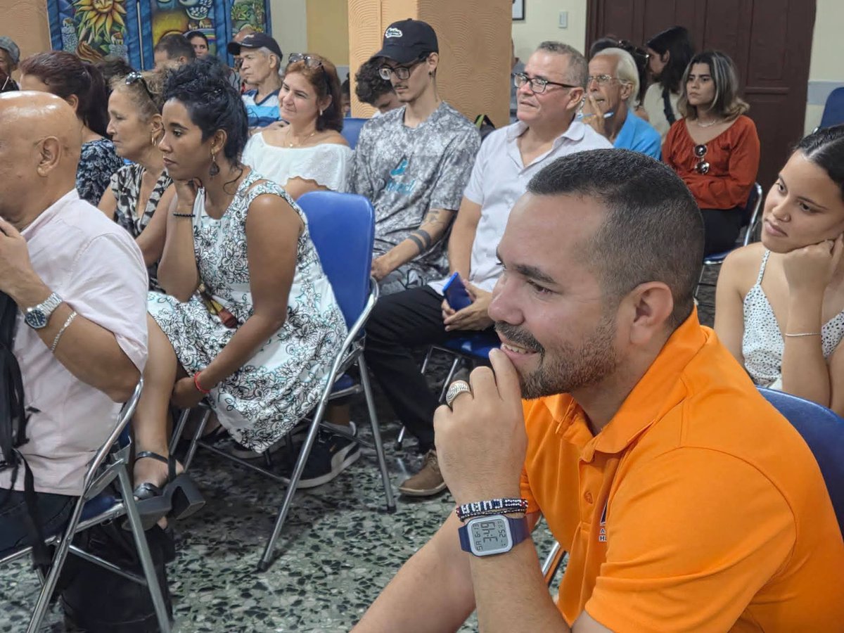 PeriodicoPalant's tweet photo. 📌 📚 Presentación del libro “Con guarapo en vena”, del escritor Juan Miguel Cruz Suárez (Casa Editora Abril), con 58 relatos que palpitan bromas, sonrisas y vivencias.

#CubaEsCultura https://t.co/cdtPGo4tpG