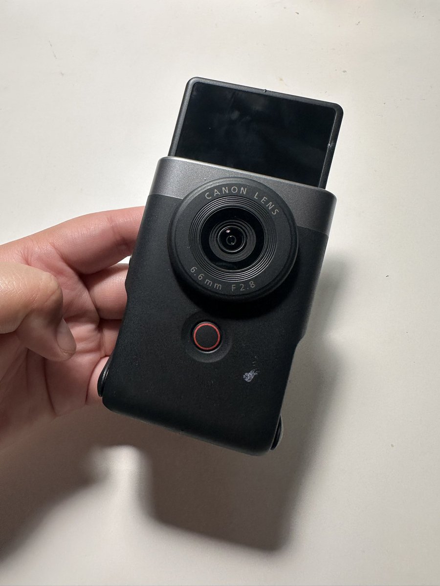 kimpearry's tweet photo. ขายกล้อง Canon PowerShot V10 / V10G Vlog Camera Creators
• มีกล้องครบ สายชาร์จ
•กล้องตัวเล็กเหมาะแก่การถือไปถ่ายวิดีโอมาก lensวาย ตัวพร้อม ชูก้า bts ใช้ด้วยน้า
• ซื้อใช้เอง ไม่ได้ใช้งานบ่อย
• ราคา 9,900 บาท
#ขายกล้อง #กล้องถ่ายvlog #ขายกล้องมือสอง #ขายcanon https://t.co/XFXCjzmJfC