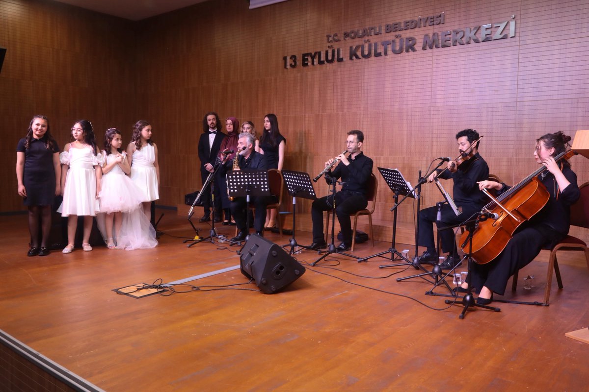 PolatliBeltr's tweet photo. #piyanoresitali 🎹🎶🎼
Klasik müziğin en seçkin eserlerini dinleyicilerle buluşturduğumuz; Kültür Sanat ve Sosyal İşler Müdürlüğü kursiyerlerimizin sahne aldığı Piyano Resitalimizi 13 Eylül Kültür Merkezimizde değerli hemşehrilerimizle birlikte tamamladık. https://t.co/87xJqzjvHZ