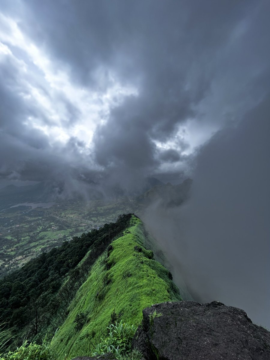 over_matured's tweet photo. India is beautiful but Elon's X algorithm doesn't push it. https://t.co/87T2QdKneV