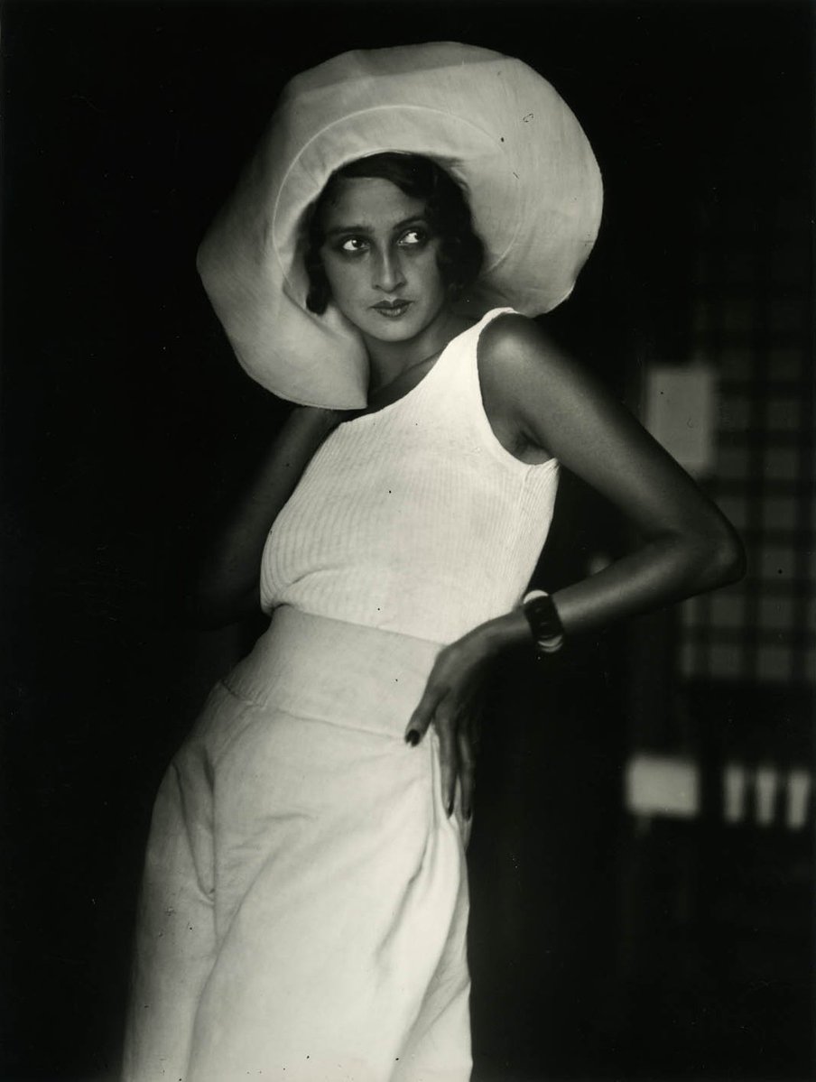 RomanPBone1's tweet photo. Photographer Jacques-Henri Lartigue #botd

Renée Perle, 1930. https://t.co/x191icnD2u