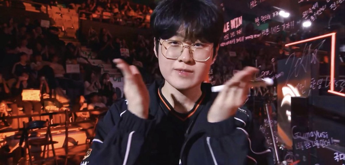 adololfan's tweet photo. HLE Road to MSI 1/5

In this thread I wanna talk about wooje and highlight how he developed into becoming a threat on any role you put such as tank/bruiser/carry
- dropped prior in draft to enable his teammates in draft/stronger picks 
- very aggressive despite on tank duty https://t.co/7qOGewacWR