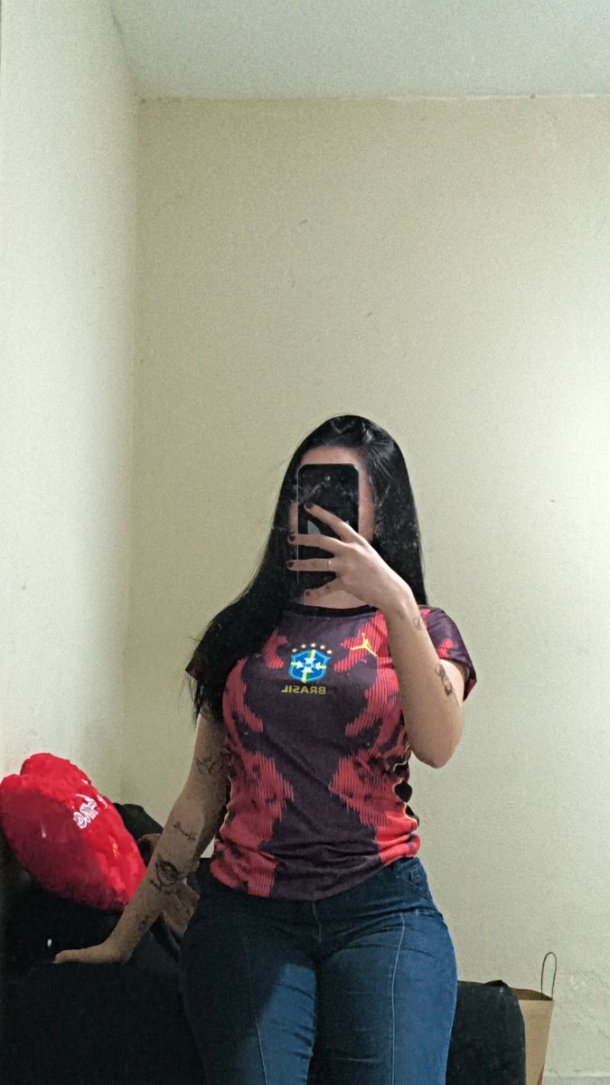 whygarro's tweet photo. Realmente a blusa é belíssima 🥳 https://t.co/2aMVRZhEm0