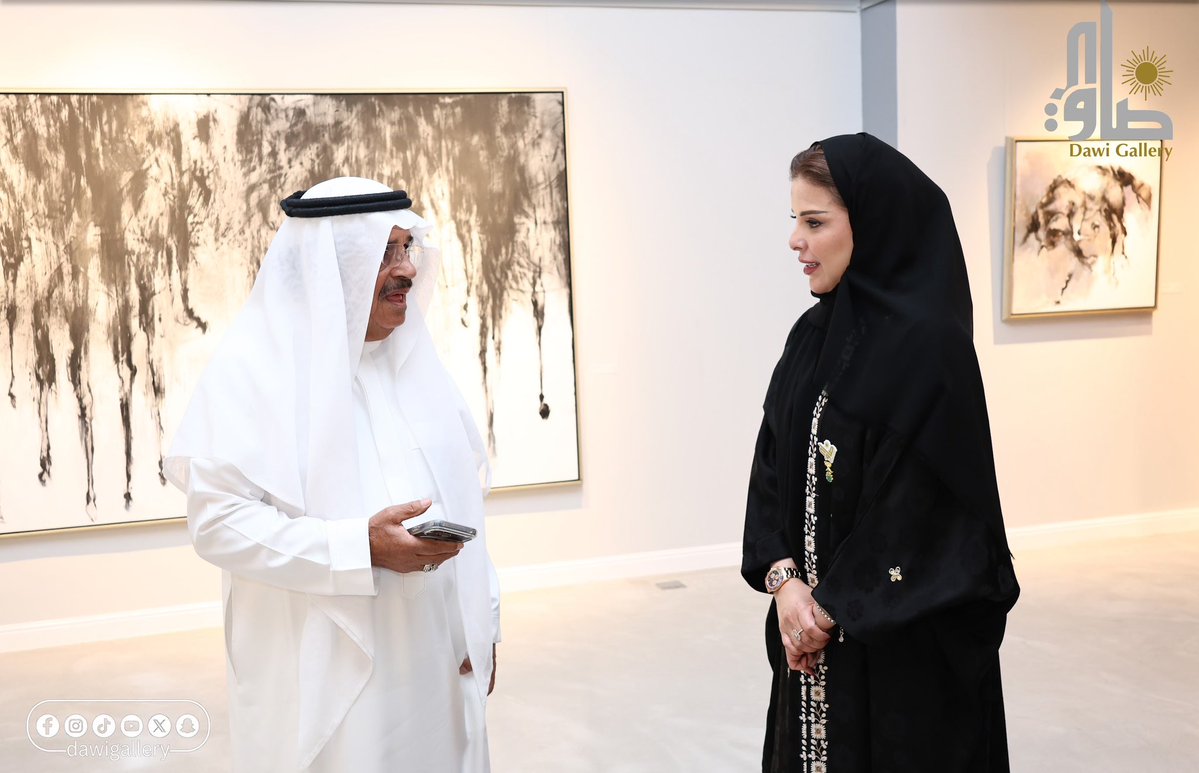 madawi23's tweet photo. تم افتتاح المعرض الشخصي الاول (حلم حافر)للفنانه التشكيليه صابرين الماجد المقام في ضاوي جاليري علي شرف الفنان التشكيلي علي الرزيزا 

يضم المعرض مايقارب خمسين عملاً متنوع في الاساليب ومتعدد الخامات والاحجام ،
تجربه فنية ثرية جميلة للإعادة قراءة الخيل بعيدا عن الصورة التقليدية  عبر اختزال التفاصيل وإبراز الإحساس بالحركة والطاقة الكامنه باسلوب تجريدي معاصر نابع من البيئة العربية الاصيلة .

كان لحضوركم الافت ودعمكم الأثر الجميل في نجاح افتتاح المعرض،

المعرض مستمر الي يوم الخميس 18-6-2026
نسعد بزيارتكم وتشرفيكم لنا ✨
@DawiGallery  
@Sabreena_25 
#فن_تشكيلي #ضاوي_جاليري #الخبر