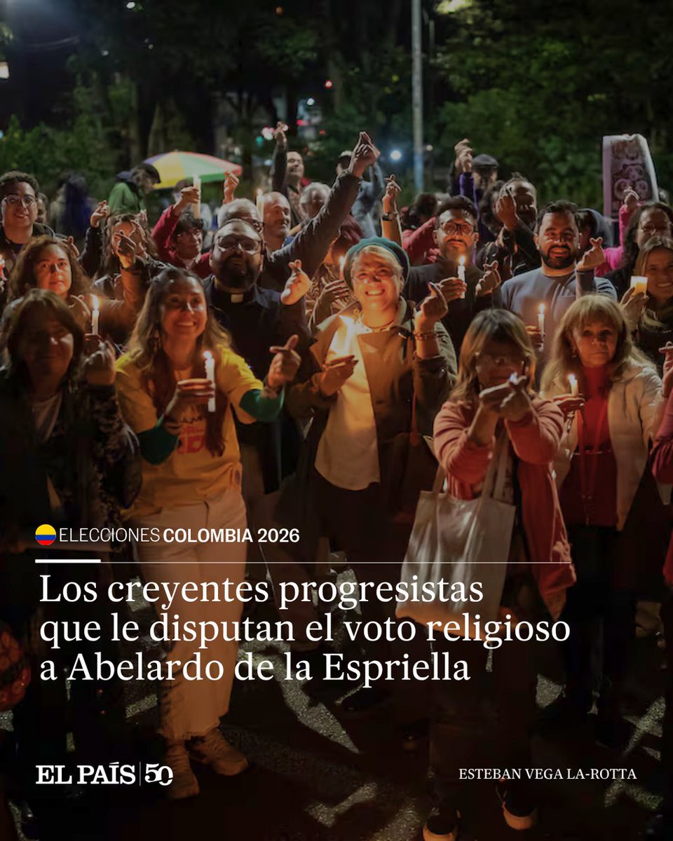 ElPaisAmericaCo's tweet photo. Una velatón en Bogotá reúne a más de un centenar de cristianos, musulmanes, budistas y yorubas en apoyo a Iván Cepeda, a una semana de la segunda vuelta presidencial https://t.co/rIXo5eT7Yk https://t.co/Yh1WTMj8QY