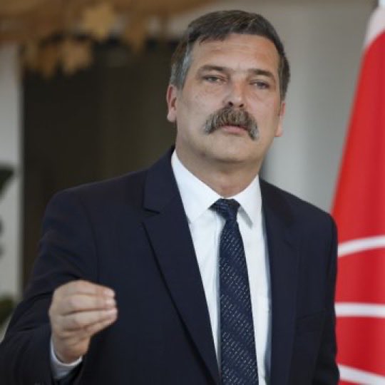 CemCihank54's tweet photo. Türk olmadığı halde Türkçülük yapıp Kürt karşıtı olan bu Yugoslav göçmenine ne demeli https://t.co/nmofdG3iAq