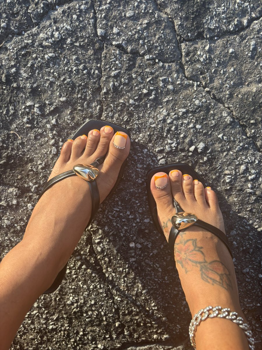 itsBigGrip's tweet photo. 🍊 is now your new favorite fruit &amp; color 🧡 https://t.co/h1h4qNxLFV