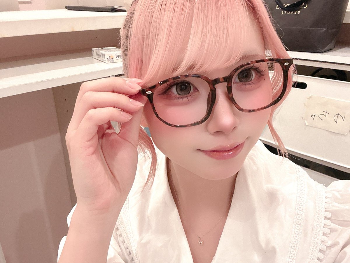 __uchaucha__'s tweet photo. メガネ🕶️でした🎀

#コンカフェ #京都 https://t.co/fNu7s87jNR