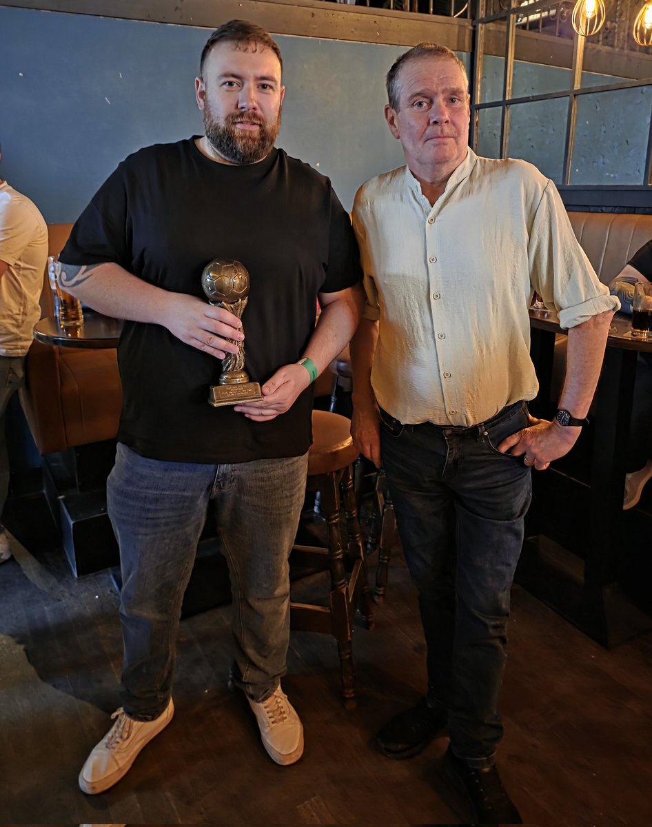 HighfieldUnited's tweet photo. Congrats to Robert McKenna on winning this season's Club Person of the Year Award 💚🤍 https://t.co/jbfAMXJ8VG
