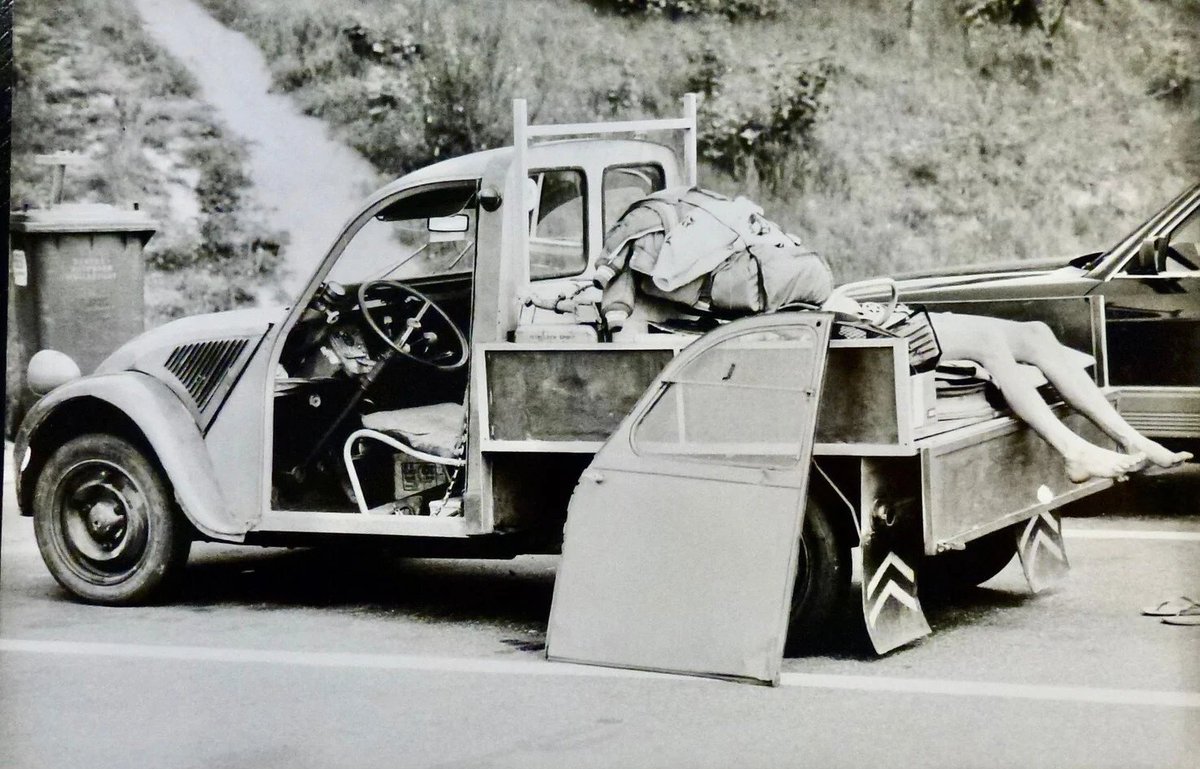 YannRobichon's tweet photo. #Citroën #Deudeuche #2CV #2CVdujour #2CVoftheday https://t.co/8obKc62trn