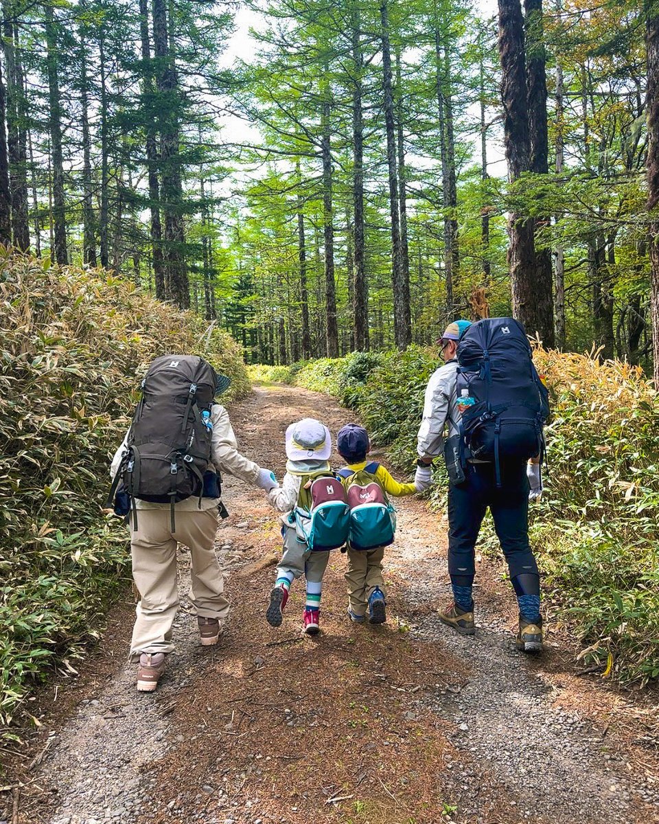 Millet_jp's tweet photo. 家族で楽しむ、#北八ヶ岳 トレック👦👧

📸 #八ヶ岳観光協会
#MILLET #ミレーマウンテン #ハイキング https://t.co/OvP9HViFZp