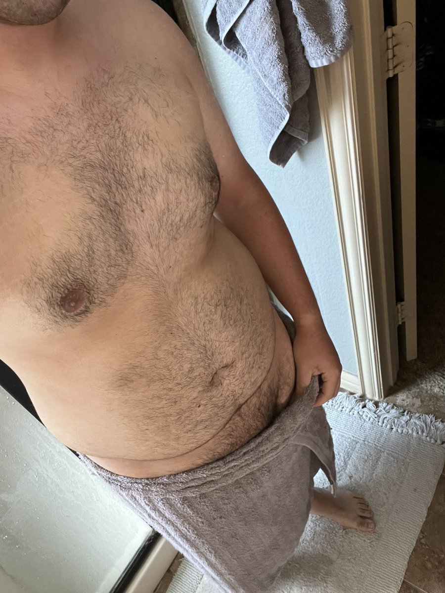freaky_green13's tweet photo. pre-work shower :3
#gay #belly #chubby #furry #nsfw https://t.co/lTdb7y54Pq