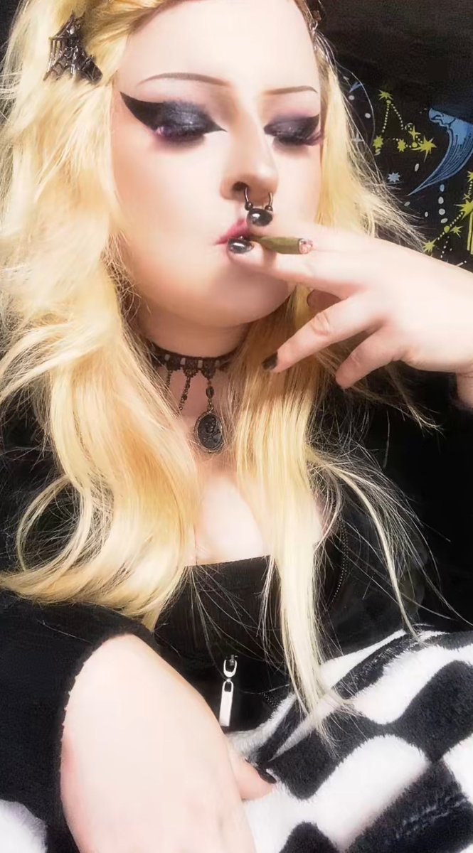 Princess Iris 💞 findom 💸 tweet media