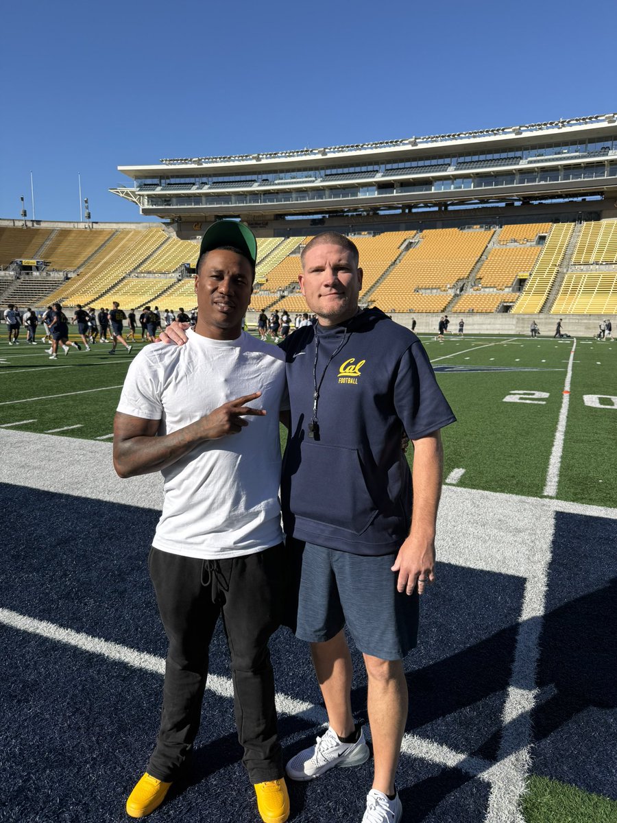 CoachLup's tweet photo. My Guy!! NFL 1st Rnd Bay Legend @marcuspeters came by talking some ball &amp; Cal Bear Life. One of the best ball excellence men I have ever been around in my career. https://t.co/e0t51KNxEr