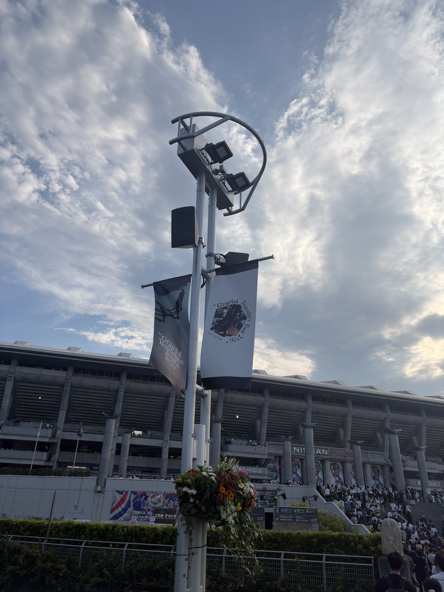 backroom_009's tweet photo. back number昨日参戦して楽しさの終わりに規制退場を経験してなんか別の駅まで行ってしまい雨なら終わってた、、、
SHISHAMO行きたかったけど、二日連続規制退場の体力見えないから今日は休息😴 https://t.co/S98vtp3SP8