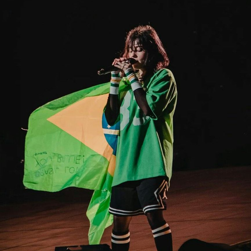 InfoBillieBR's tweet photo. fiquei sabendo que a billie eilish está torcendo pelo brasil hoje https://t.co/YO9DoNLYxu
